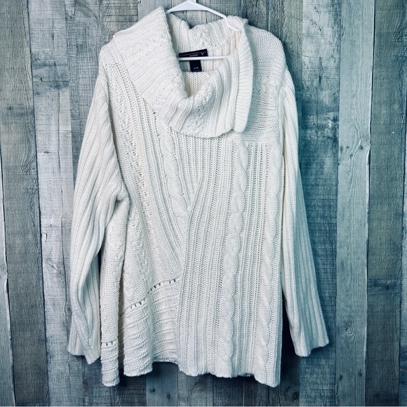 Venezia Size 26/28 Cream Color Cable Knit Heavy Weight Turtleneck Sweater - Picture 1 of 15